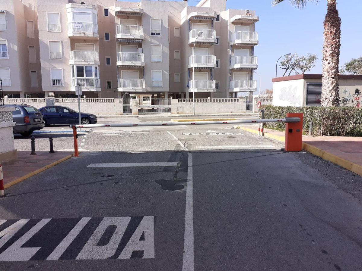 Apartamento Santa Pola, En Playa Del Tamarit Con Piscina. المظهر الخارجي الصورة